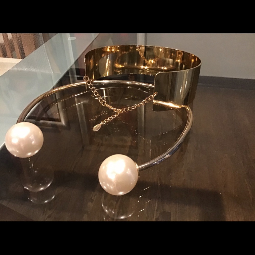 Trendy Gold/Pearls Two Necklaces/Chokers+braselet